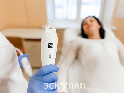 пациент клиники Эскулап перед процедурой LPG массажа лица